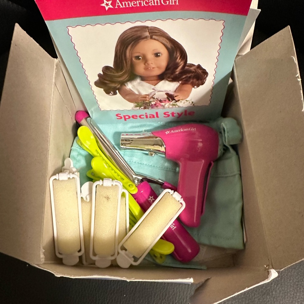 American Girl Salon Set Apron Hairdryer Curling Iron Rollers Clips &Styling Tips